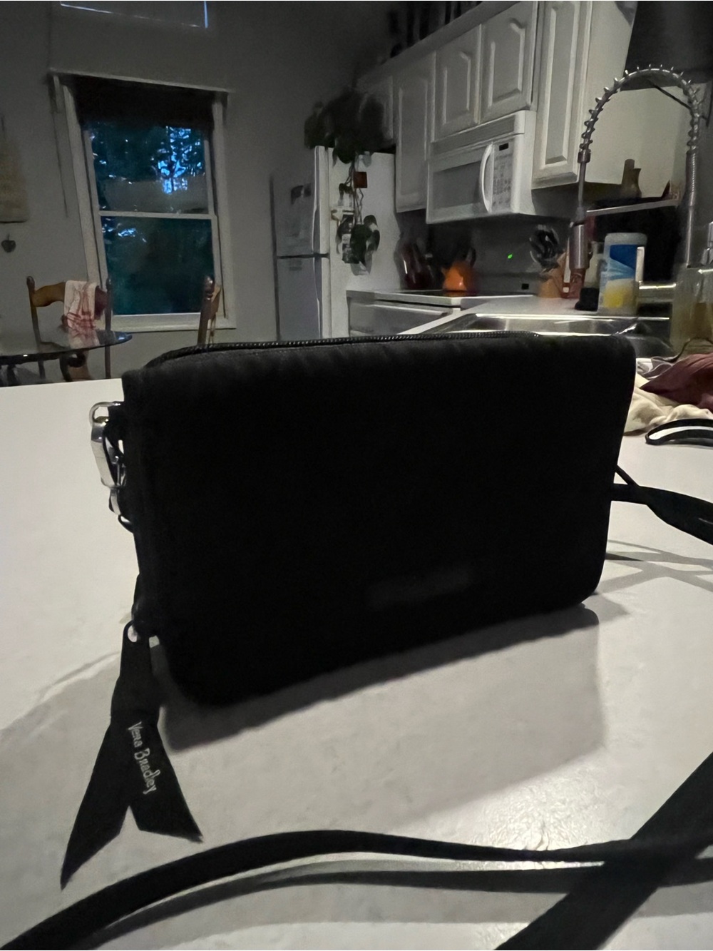 Vera Bradley Floral Wallet/Clutch Crossbody Rose 🌹 interior and snaps - Picture 4 of 10